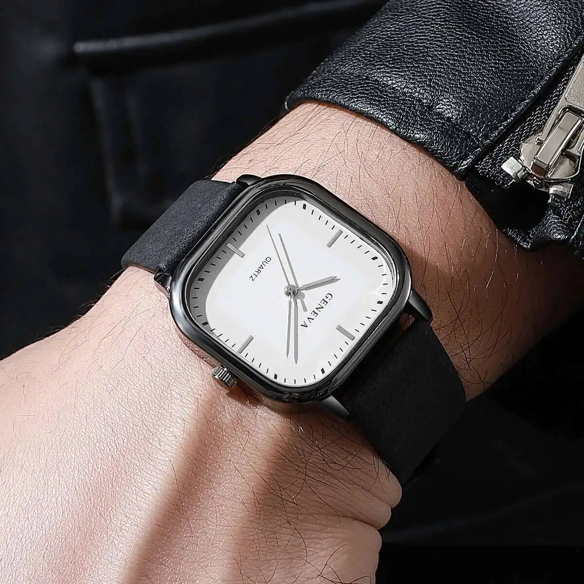 Fashion Square Minimalist Men's Quartz Watch Casual Leather Strap Wristwatch Reloj Hombre（Without Box）