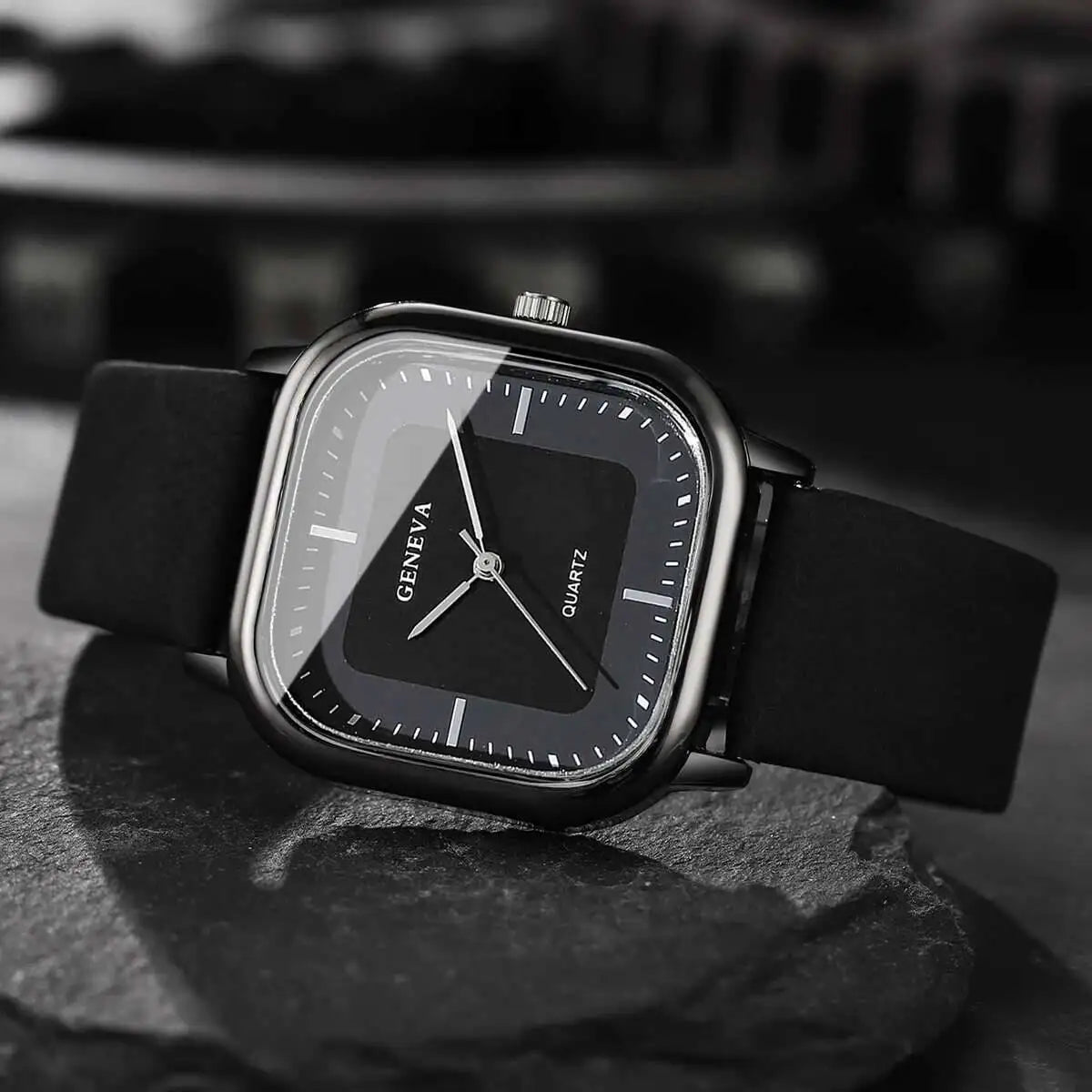 Fashion Square Minimalist Men's Quartz Watch Casual Leather Strap Wristwatch Reloj Hombre（Without Box）